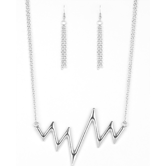 ❤️In A Heartbeat Necklace Set - Picture 4 of 4